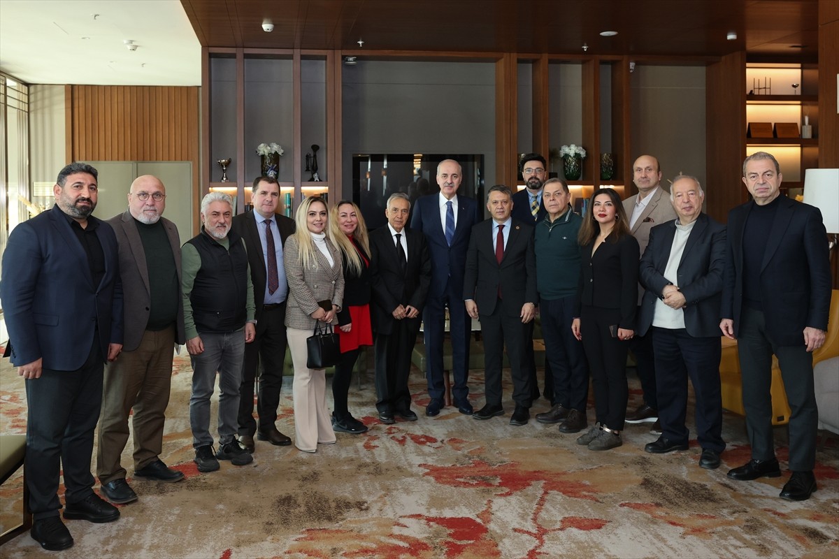 TBMM Başkanı Numan Kurtulmuş, resmi ziyaretlerde bulunduğu Kuzey Makedonya'nın başkenti Üsküp'te...