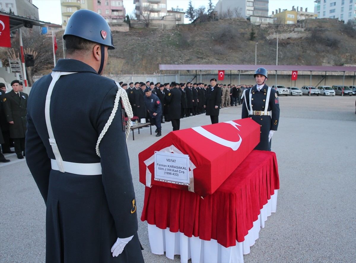 Tokat'ta geçirdiği kalp krizi sonucu vefat eden Uzman Çavuş Ferman Karasakal için İl Jandarma...