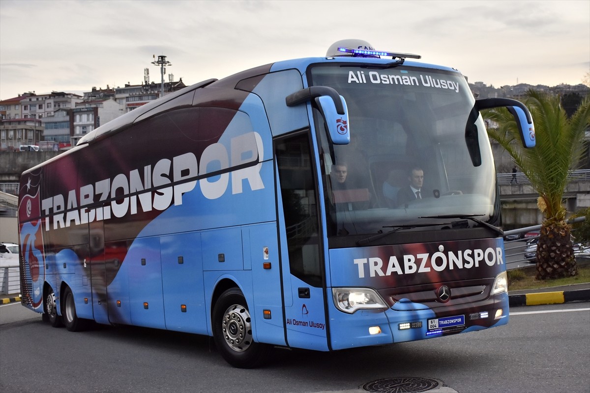 Trabzonspor, Trendyol Süper Lig'in 16. haftasında deplasmanda Galatasaray ile yapacağı maç için...