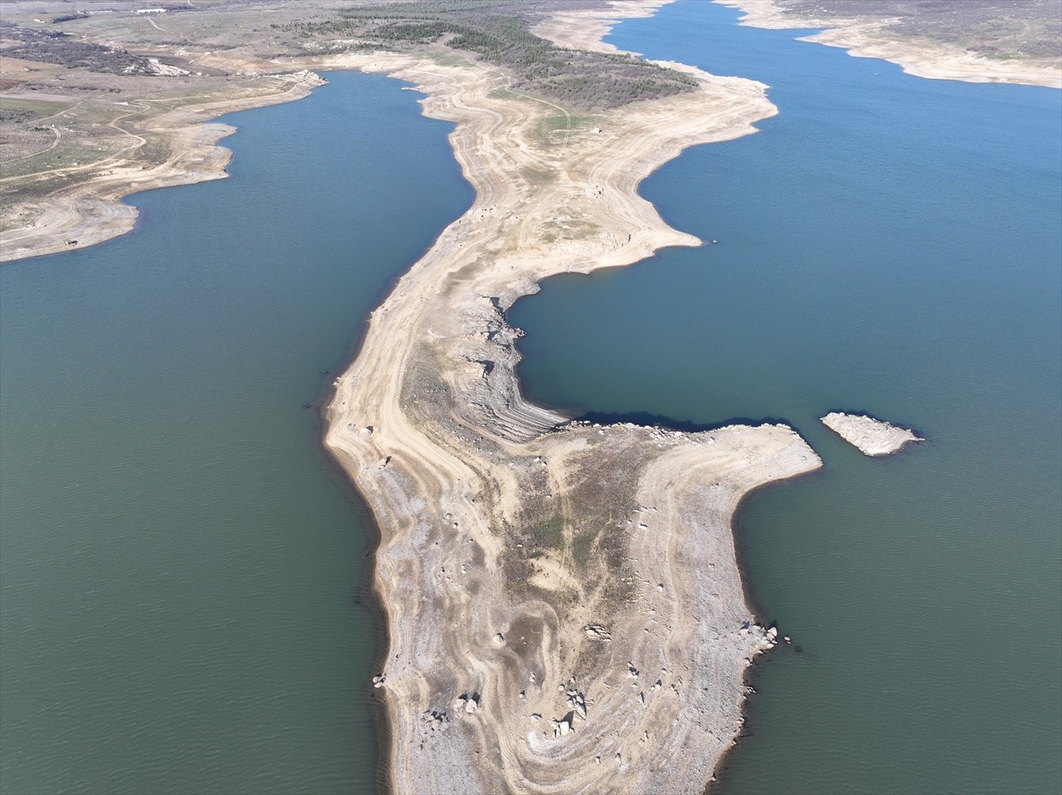 Trakya'daki 14 barajın ortalama doluluk oranı yüzde 39 olarak ölçüldü. Fotoğrafta, Edirne'deki...