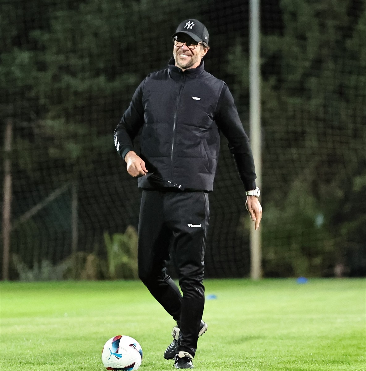 Trendyol Süper Lig ekiplerinden Net Global Sivasspor'un Antalya kampı başladı. Antrenmana Ziya...