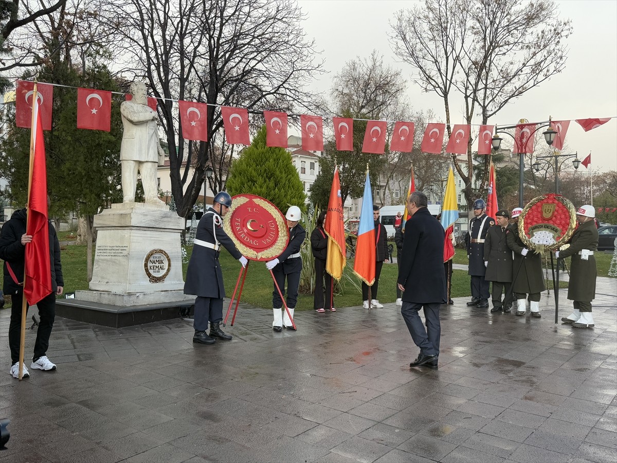 Türk Edebiyatı'nın "Vatan Şairi" Namık Kemal, doğumunun 184'üncü yıl dönümünde Tekirdağ'da anıldı....