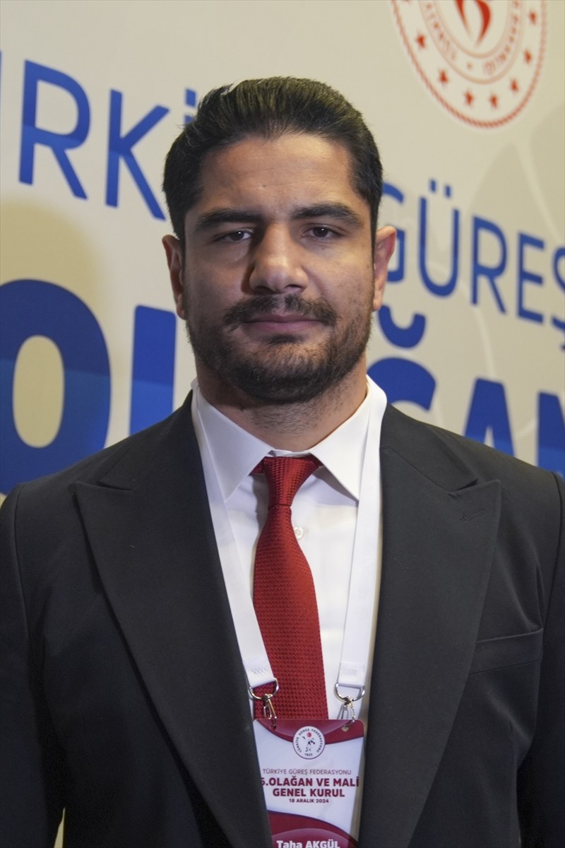  Türkiye Güreş Federasyonunun yeni başkanı Taha Akgül, başkan seçildiği Ankara'daki genel kurulun...