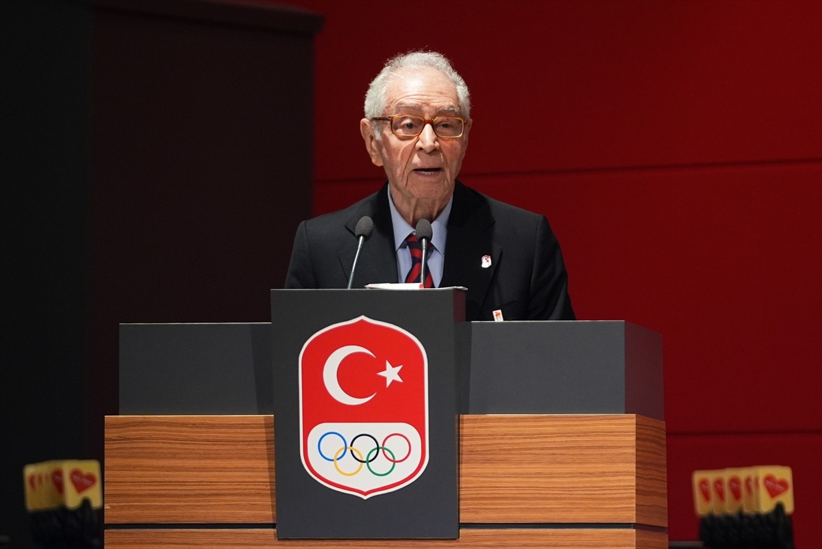 Türkiye Milli Olimpiyat Komitesinin (TMOK) düzenlediği 2023 Türkiye Fair Play Ödülleri sahiplerine...