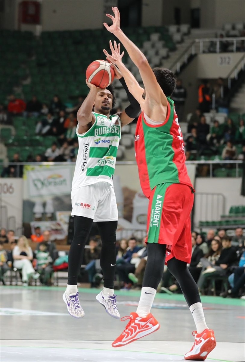 Türkiye Sigorta Basketbol Süper Ligi'nin 12. haftasında Bursaspor Yörsan, Yalovaspor Basketbol ile...
