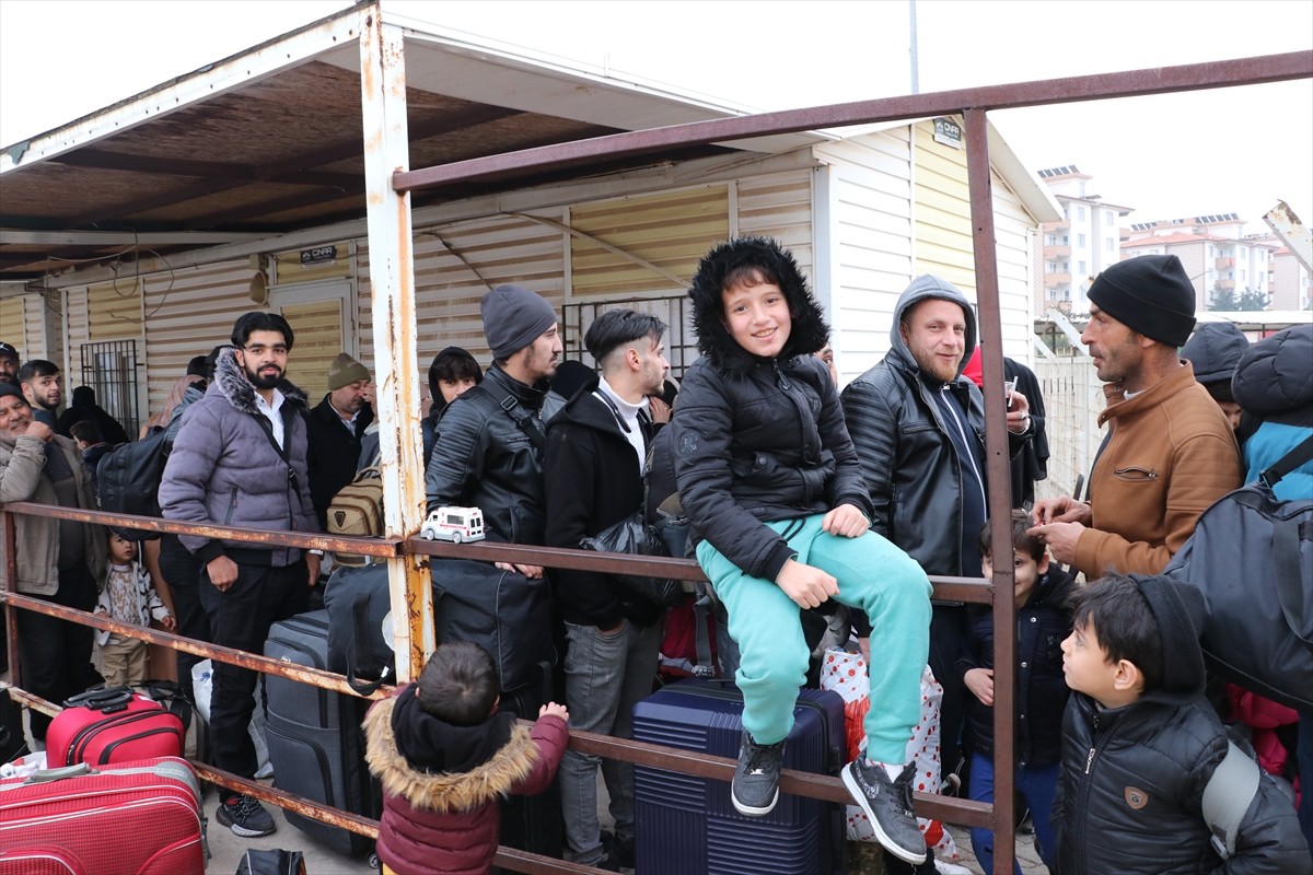 Ülkelerindeki iç savaş sırasında Türkiye'ye sığınan Suriyelilerin 61 yıllık Baas rejiminin...