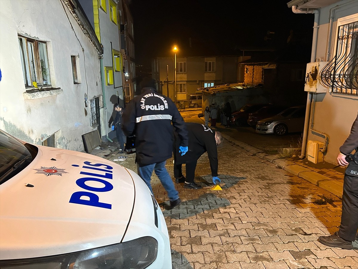 Uşak'ta oğlu tarafından darbedilen baba, kaldırıldığı hastanede hayatını kaybetti. Polis ekipleri...