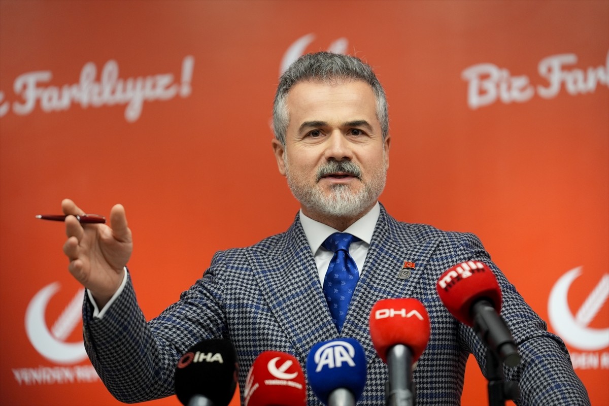 Yeniden Refah Partisi Genel Başkan Yardımcısı Suat Kılıç, partisinin genel merkezindeki Merkez...