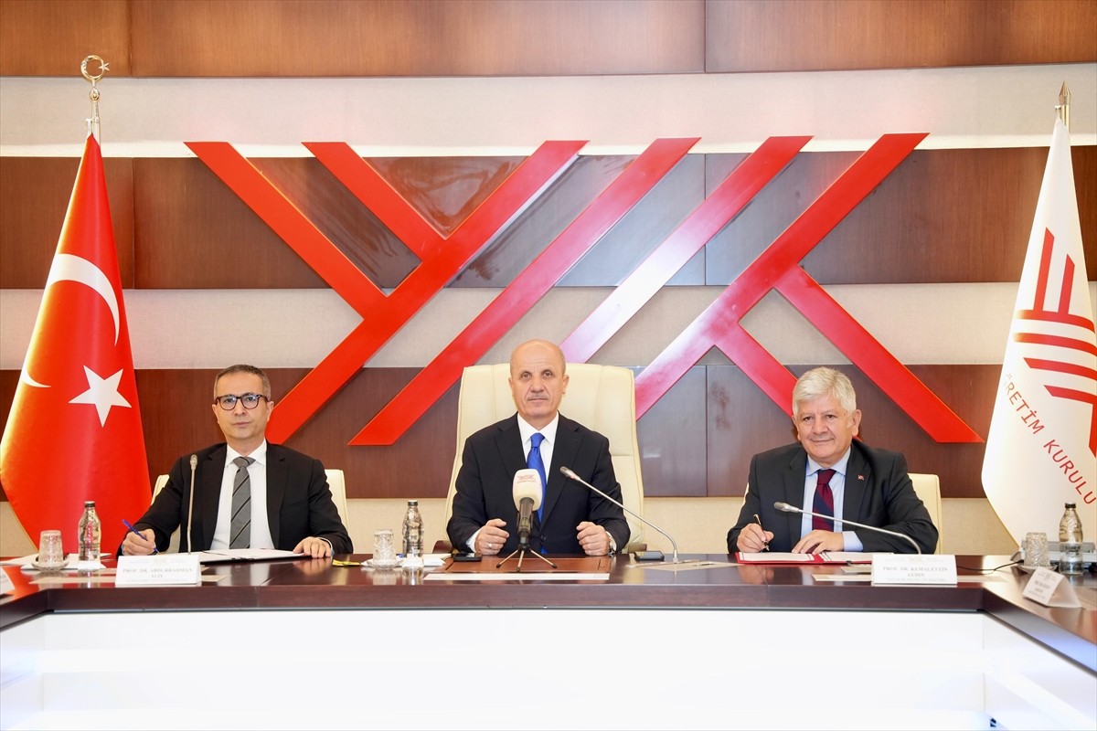 Yükseköğretim Kurulu himayesinde Sağlık Bilimleri Üniversitesi ve Yunus Emre Enstitüsü arasında iş...