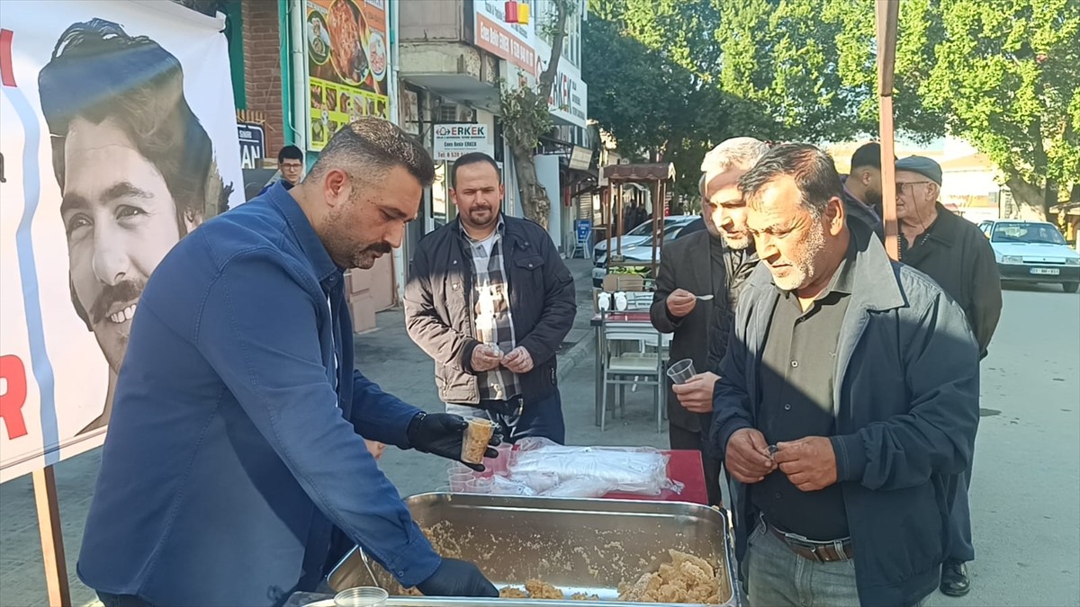 Adana'nın Kozan ilçesinde bir esnaf, vefat eden ses sanatçısı, besteci, söz yazarı ve sinema...