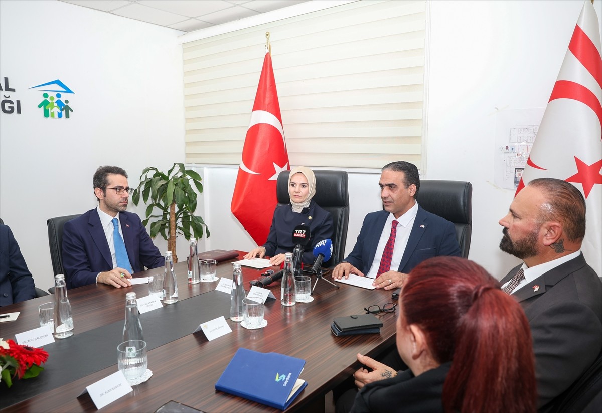 Aile ve Sosyal Hizmetler Bakanı Mahinur Özdemir Göktaş, çeşitli temasları kapsamında bulunduğu...