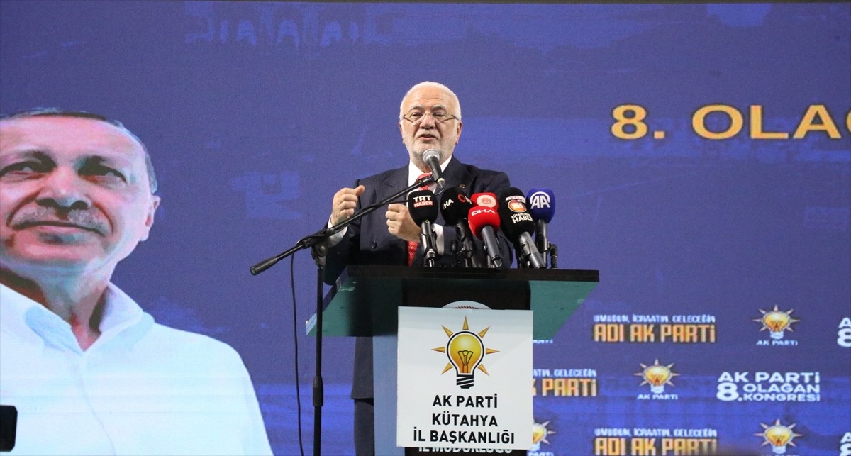 AK Parti Genel Başkanvekili Mustafa Elitaş, Kütahya Yeni Spor Salonu'nda düzenlenen AK Parti 8....