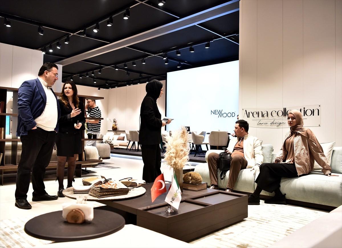 Alanında dünyanın en prestijli üç fuarından birisi olan Uluslararası İstanbul Mobilya Fuarı'nı...