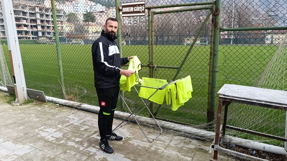  Amasya'da yaşayan 39 yaşındaki Mustafa Gül, kurarak başkanlığını üstlendiği Amasis Kadın Futbol...