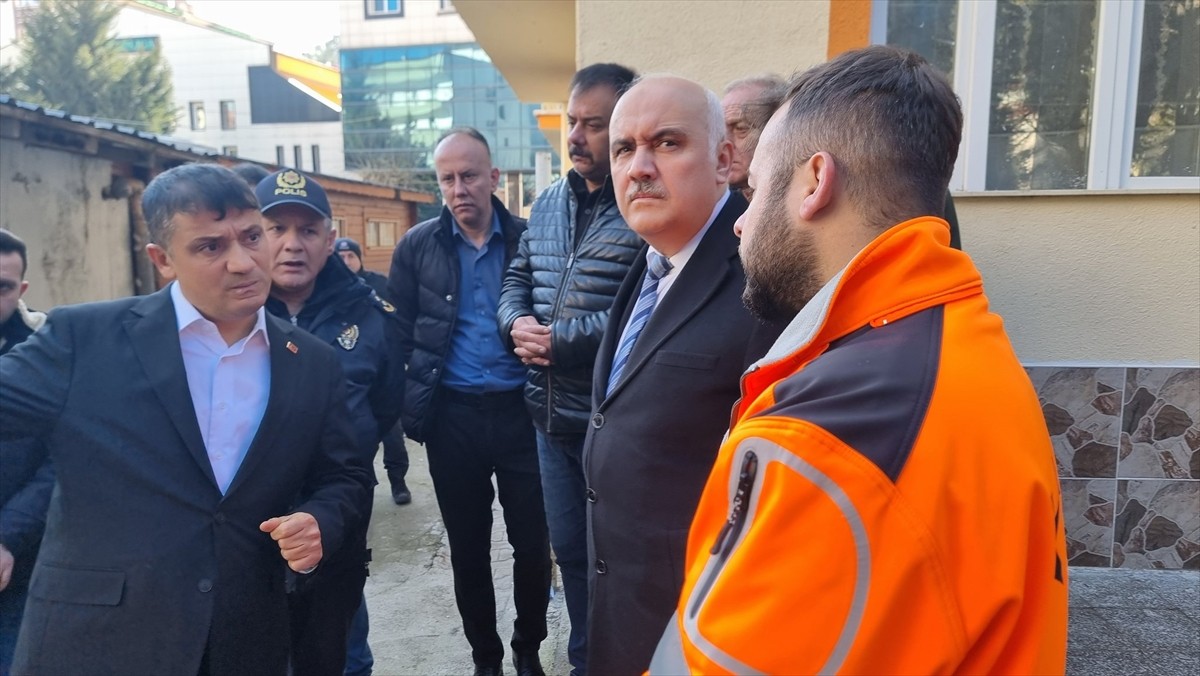 Ankara'nın Kızılcahamam ilçesindeki bir evde doğal gaz kaynaklı patlama sonucu 1 kişi yaralandı....