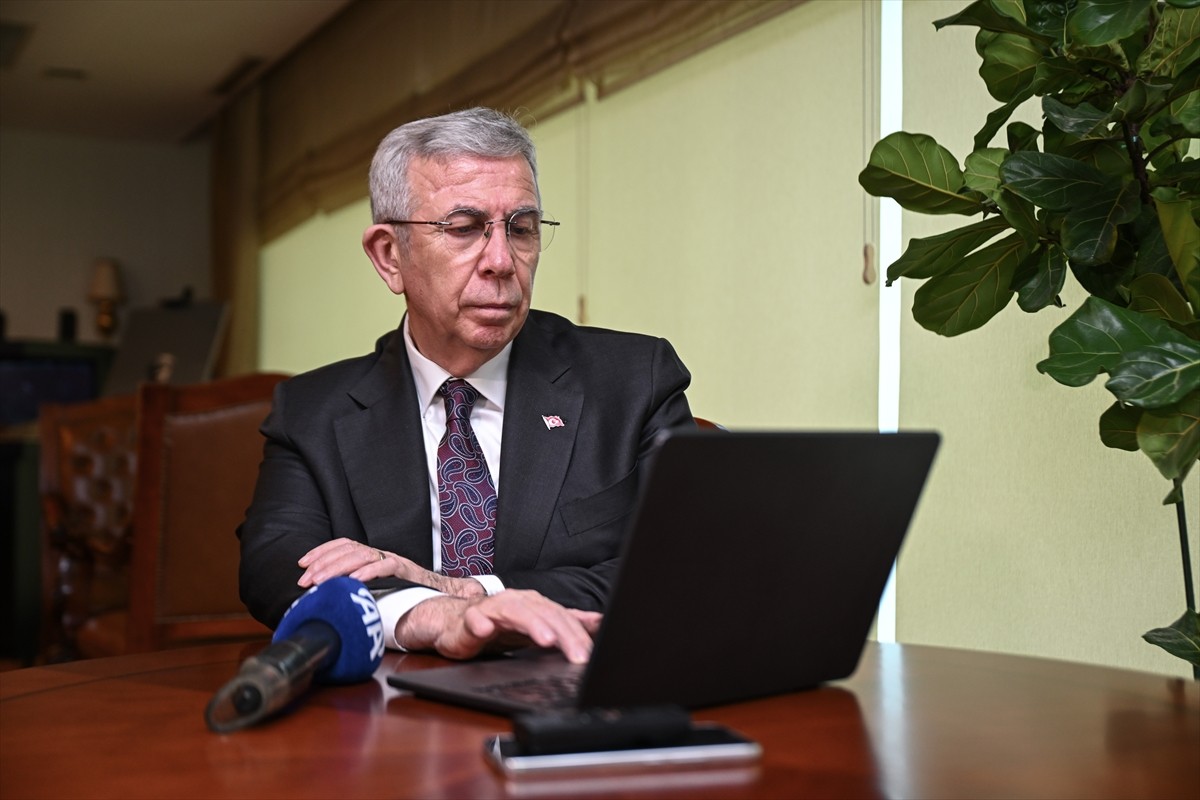Ankara Büyükşehir Belediye (ABB) Başkanı Mansur Yavaş, Anadolu Ajansının (AA) gözünden 2024'e...