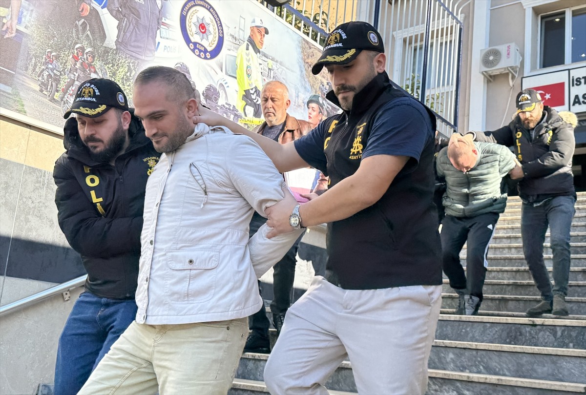 Asayiş Şube Müdürlüğü Gasp Büro Amirliği ekipleri, 31 Aralık sabahı Çamlık Mahallesi Şahinbey...