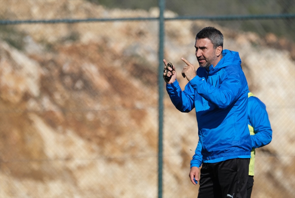 Atakaş Hatayspor, Trendyol Süper Lig'in 18. haftasında deplasmanda Fenerbahçe ile oynayacağı maçın...