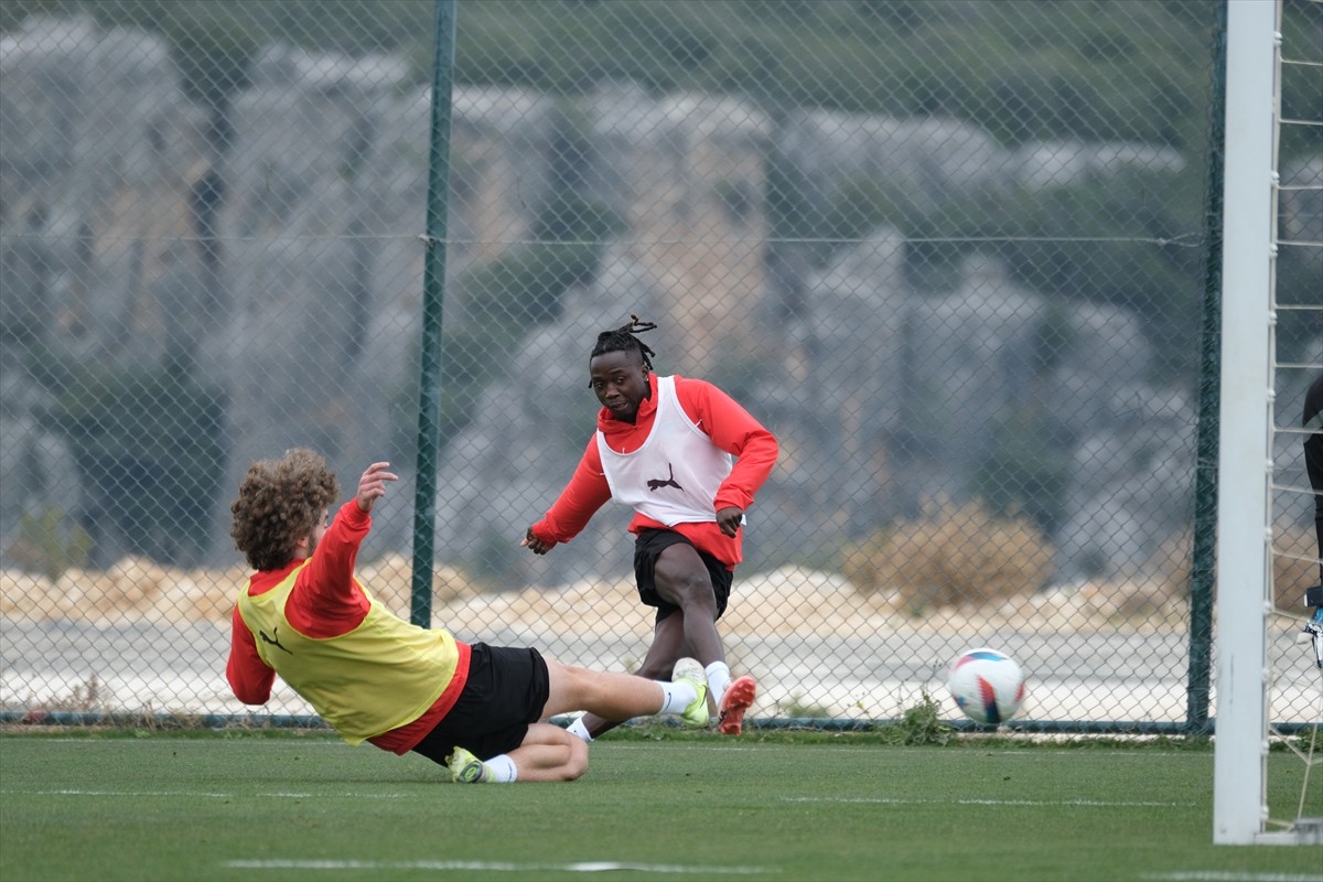 Atakaş Hatayspor, Trendyol Süper Lig'in 21. haftasında deplasmanda Kasımpaşa ile oynayacağı maçın...