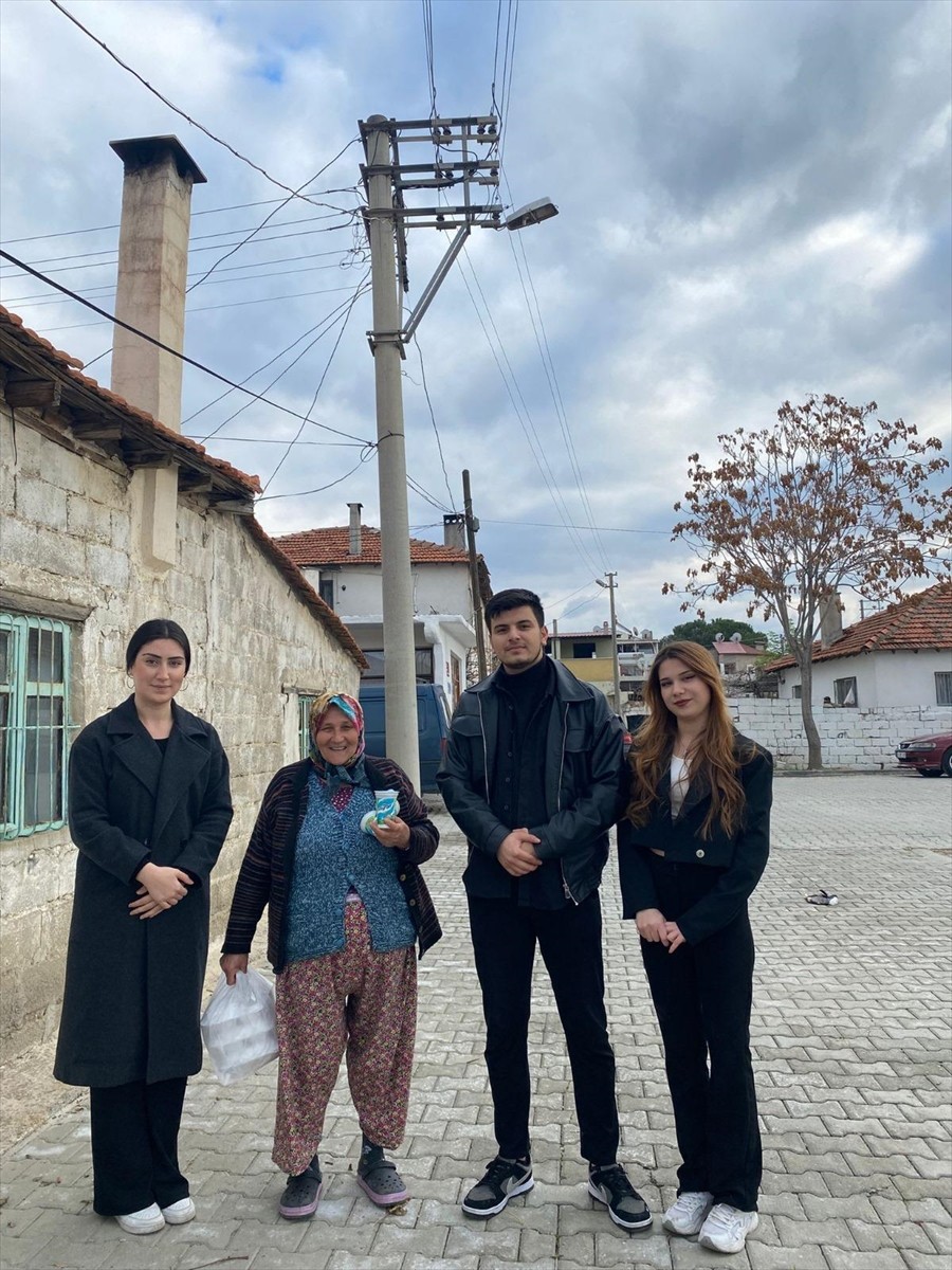 Balıkesir'in Burhaniye ilçesinde faaliyet gösteren gastronomi bölümü öğrencileri tarafından...