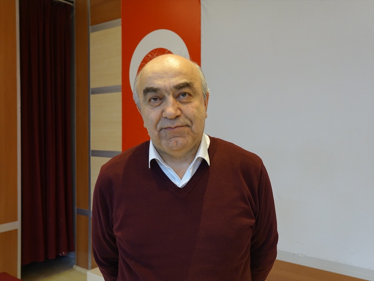 Balıkesir'in Edremit ilçesinde nefes borusuna şeker kaçan anaokulu öğrencisini, okul müdürü...