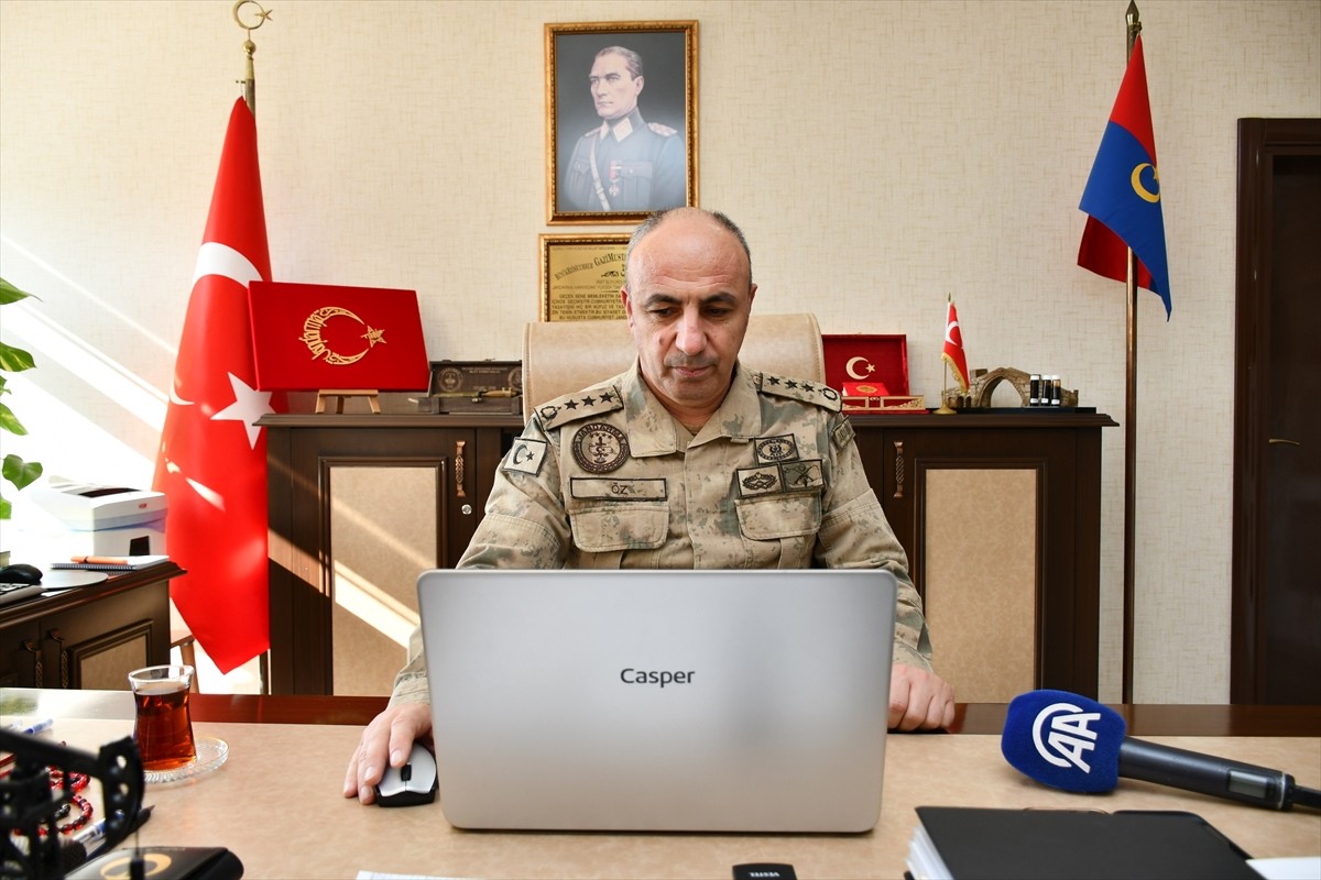 Batman İl Jandarma Komutanı Kıdemli Albay Cafer Öz, Anadolu Ajansının (AA) gözünden 2024'e damga...