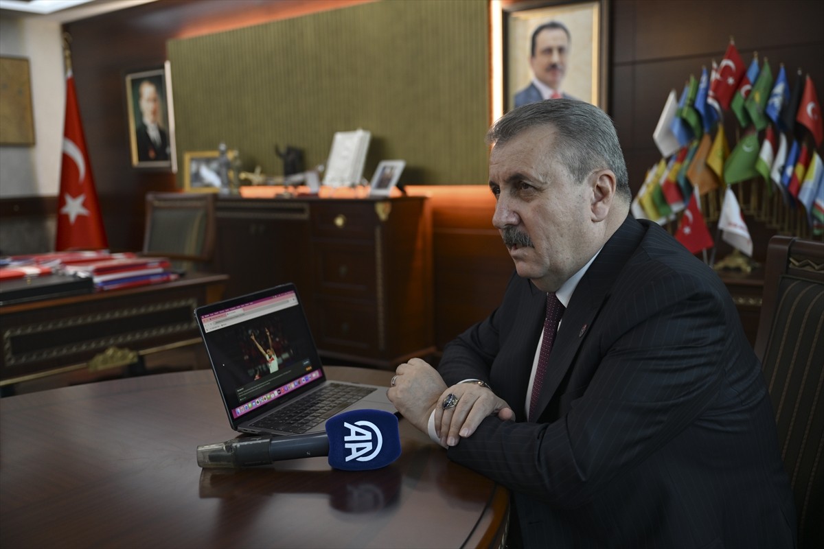 BBP Genel Başkanı Mustafa Destici, Anadolu Ajansının (AA) "Yılın Kareleri" oylamasına katıldı....