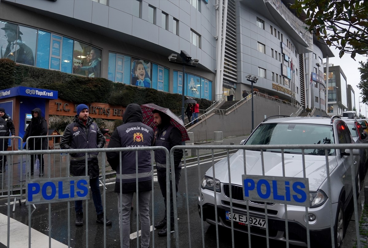 Beşiktaş Belediye Başkanı Rıza Akpolat, İstanbul Cumhuriyet Başsavcılığınca, suç örgütüne yönelik...