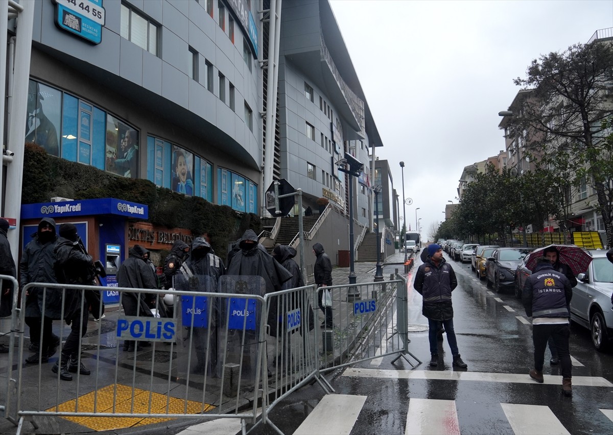Beşiktaş Belediye Başkanı Rıza Akpolat, İstanbul Cumhuriyet Başsavcılığınca, suç örgütüne yönelik...