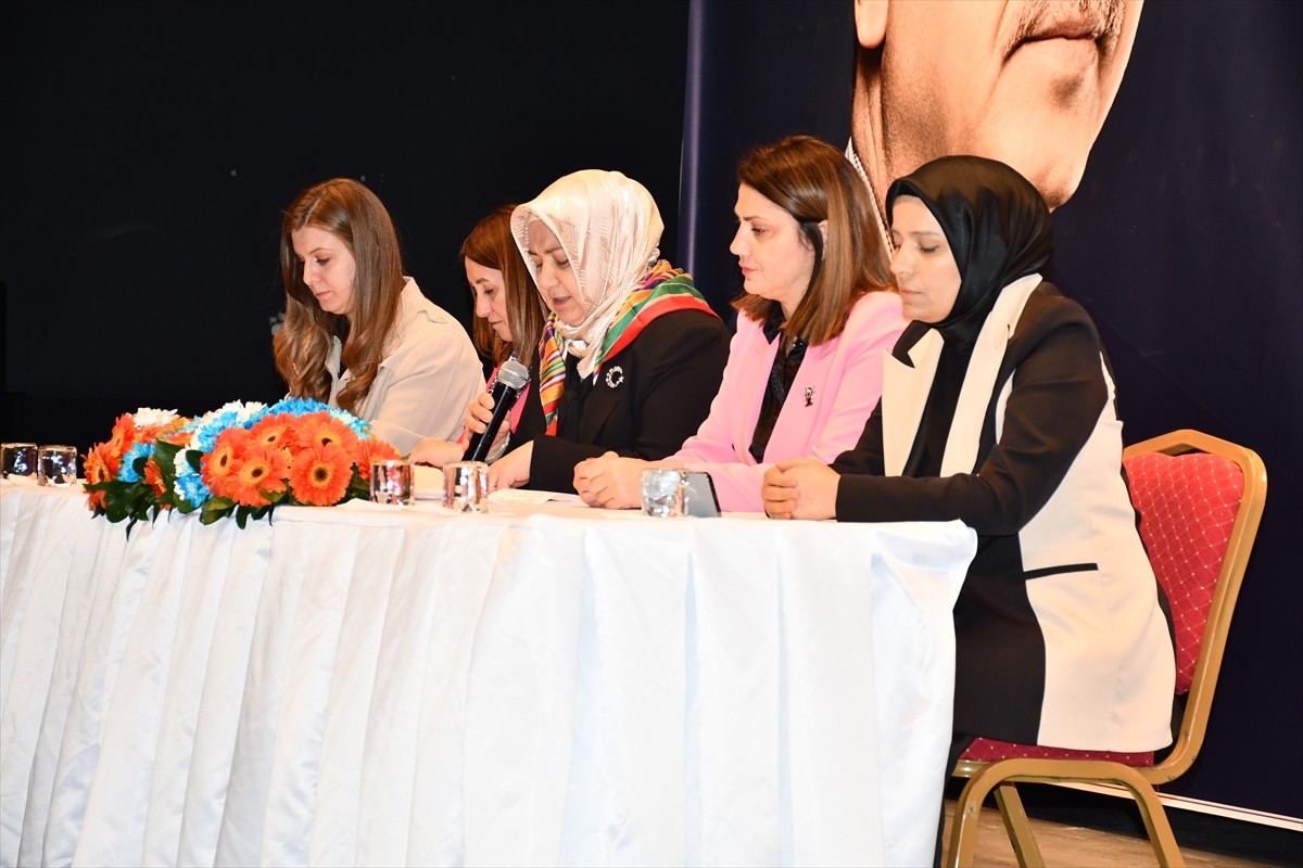 Bilecik'te, AK Parti Kadın Kolları 7. Olağan Kongresi gerçekleştirildi. Şeyh Edebali Kültür ve...