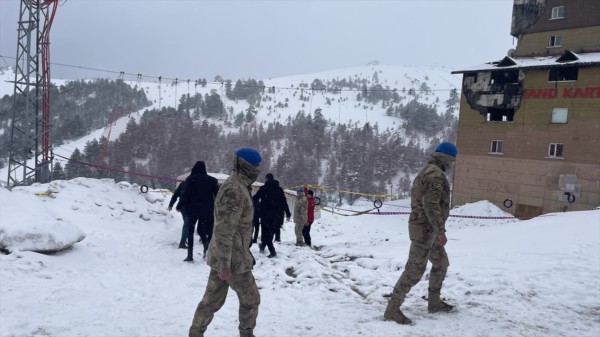 Bolu Cumhuriyet Başsavcısı İbrahim Cansever ve Ankara'dan gelen beraberindeki heyet, Kartalkaya...