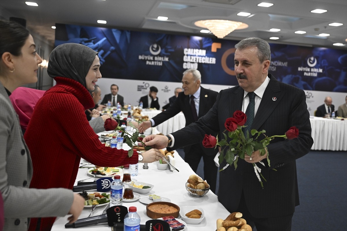 Büyük Birlik Partisi (BBP) Genel Başkanı Mustafa Destici (sağda), Çalışan Gazeteciler Günü...