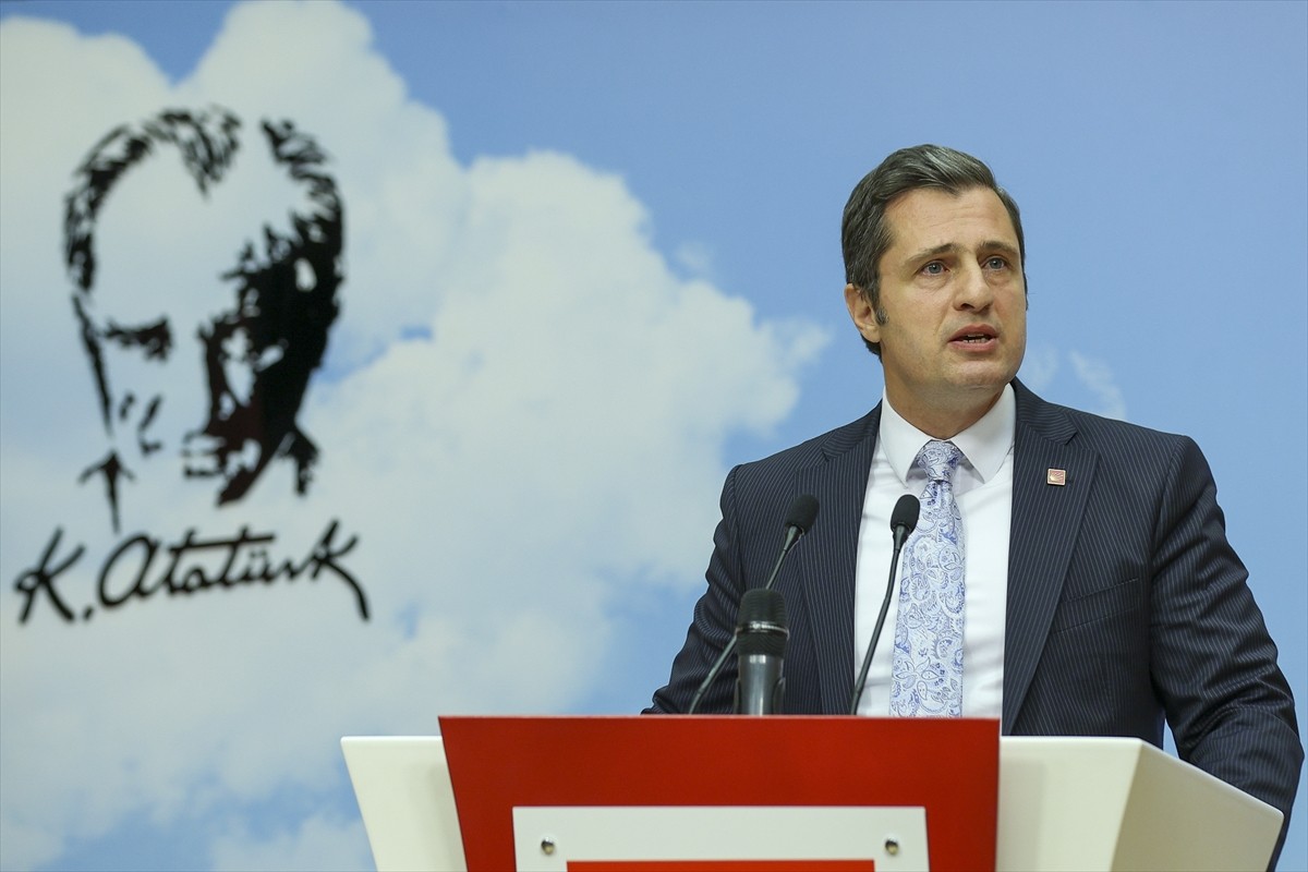 CHP Genel Başkan Yardımcısı ve Parti Sözcüsü Deniz Yücel, parti genel merkezinde yapılan Merkez...