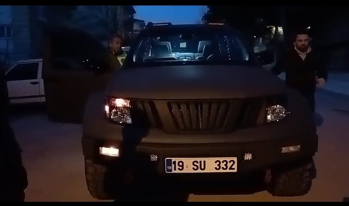 Çorum'da aracında polis sireni kullanan sürücüye 138 bin 172 lira ceza kesildi.