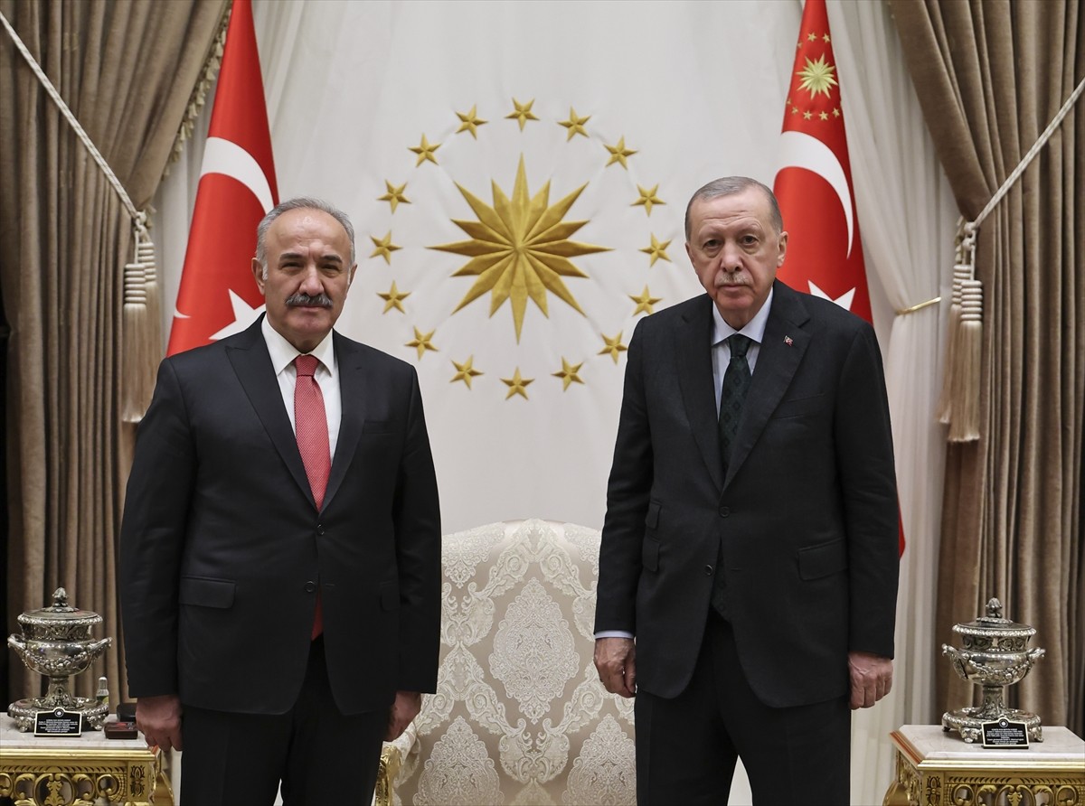 Cumhurbaşkanı Recep Tayyip Erdoğan (sağda), Milli Güvenlik Kurulu (MGK) Genel Sekreteri Seyfullah...