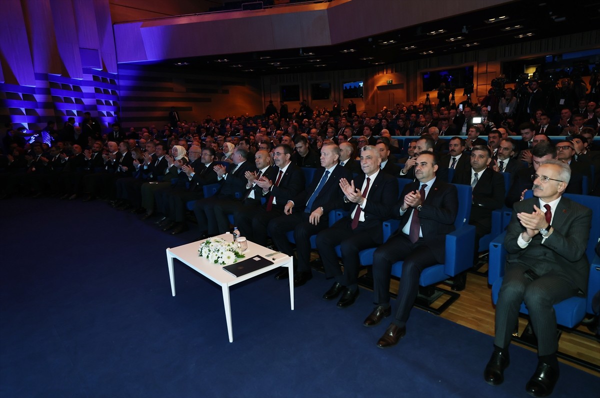 Cumhurbaşkanı Recep Tayyip Erdoğan, Ticaret Bakanlığı ve Türkiye İhracatçılar Meclisi (TİM)...