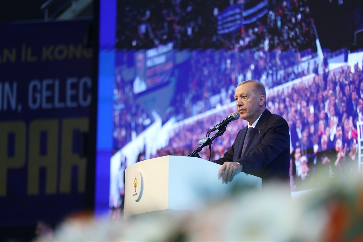 Cumhurbaşkanı ve AK Parti Genel Başkanı Recep Tayyip Erdoğan, partisinin Antalya Spor Salonu'nda...
