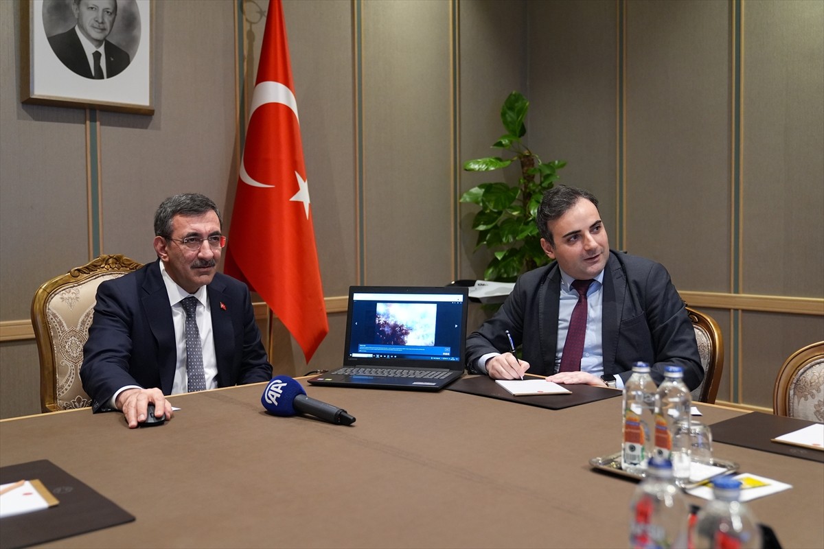 Cumhurbaşkanı Yardımcısı Cevdet Yılmaz, Anadolu Ajansının (AA) gözünden 2024'e damga vuran...