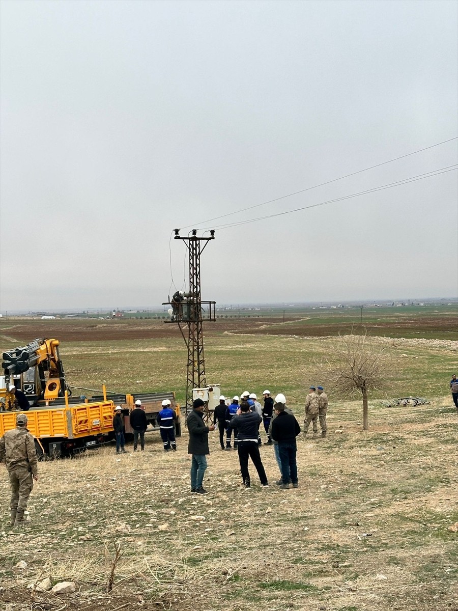 Dicle Elektrik, Mardin'in Artuklu ve Şanlıurfa'nın Siverek ilçelerinde kayıt dışı 11 trafoya el...