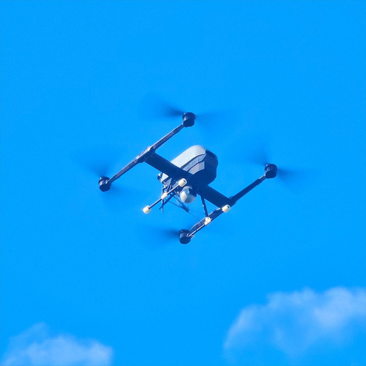 Döner kanatlı ve değişken hacimli insansız hava araçlarıyla (İHA) dikkati çeken Zyrone Dynamics...