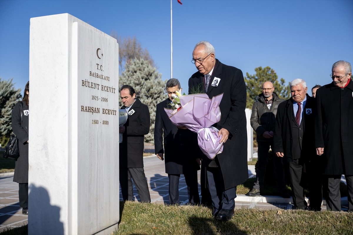 DSP'nin Kurucu Genel Başkanı, eski başbakanlardan merhum Bülent Ecevit'in hayat arkadaşı Rahşan...