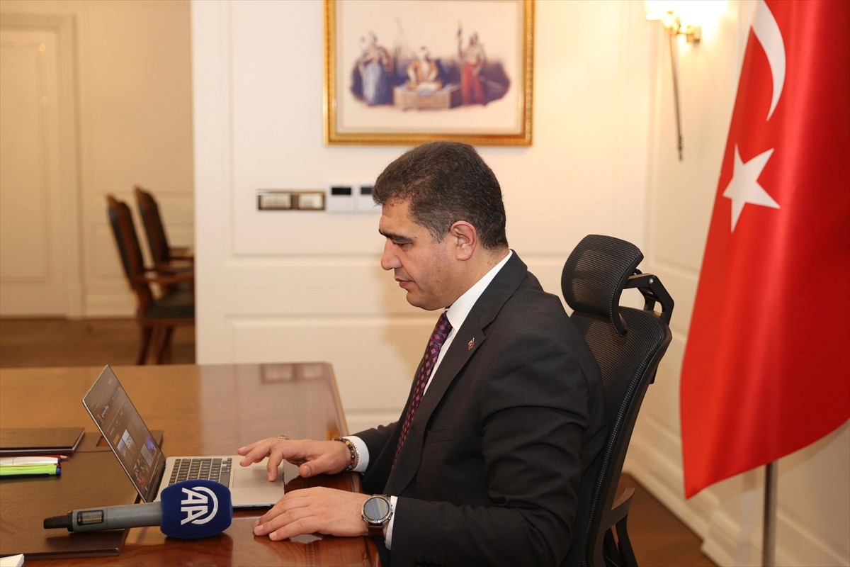 Düzce Valisi Selçuk Aslan, Anadolu Ajansının (AA) gözünden 2024'e damga vuran olaylara ait ve...