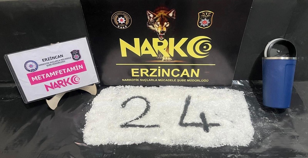 Erzincan'da polis ekiplerince düzenlenen uyuşturucu operasyonunda 2 şüpheli gözaltına alındı. Bu...