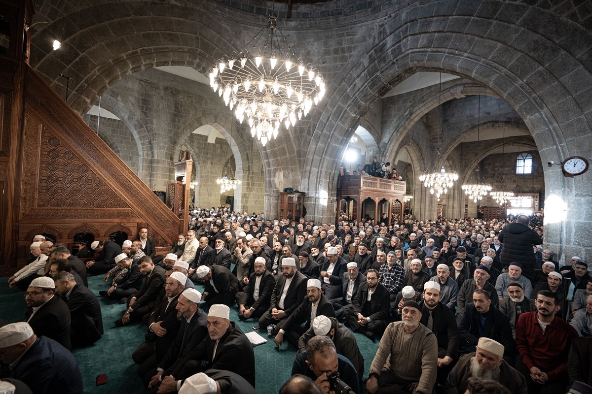 Erzurum'da İslam alimi Pir Ali Baba'nın başlattığı ve yaklaşık 500 yıldır sürdürülen "1001...