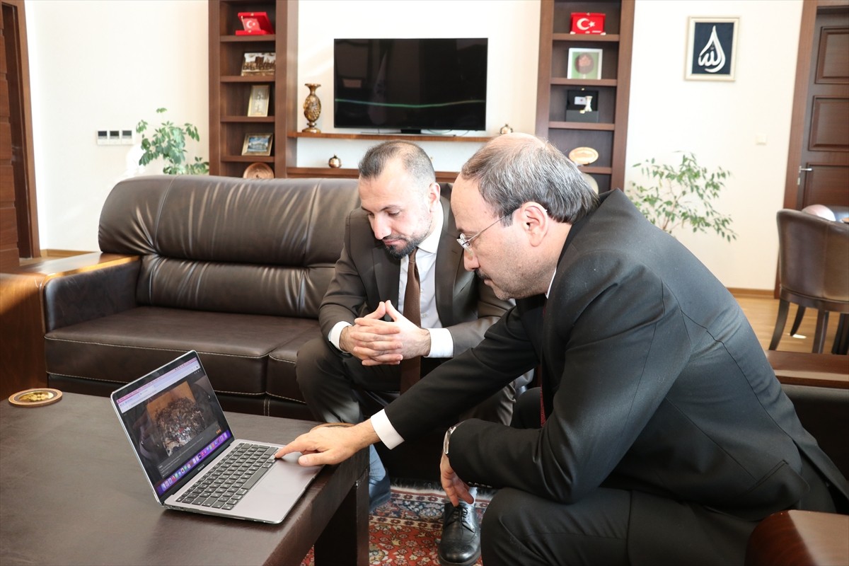 Erzurum Teknik Üniversitesi (ETÜ) Rektörü Prof. Dr. Bülent Çakmak, Anadolu Ajansının (AA) gözünden...