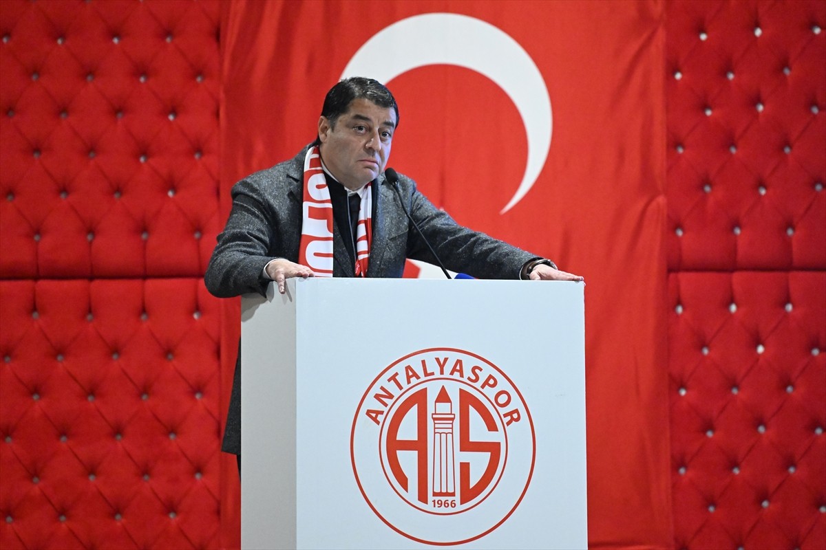 Eski adı "Antalyaspor Kulübü Derneği" olan Antalyaspor Kulübü'nün olağanüstü genel kurulunda...