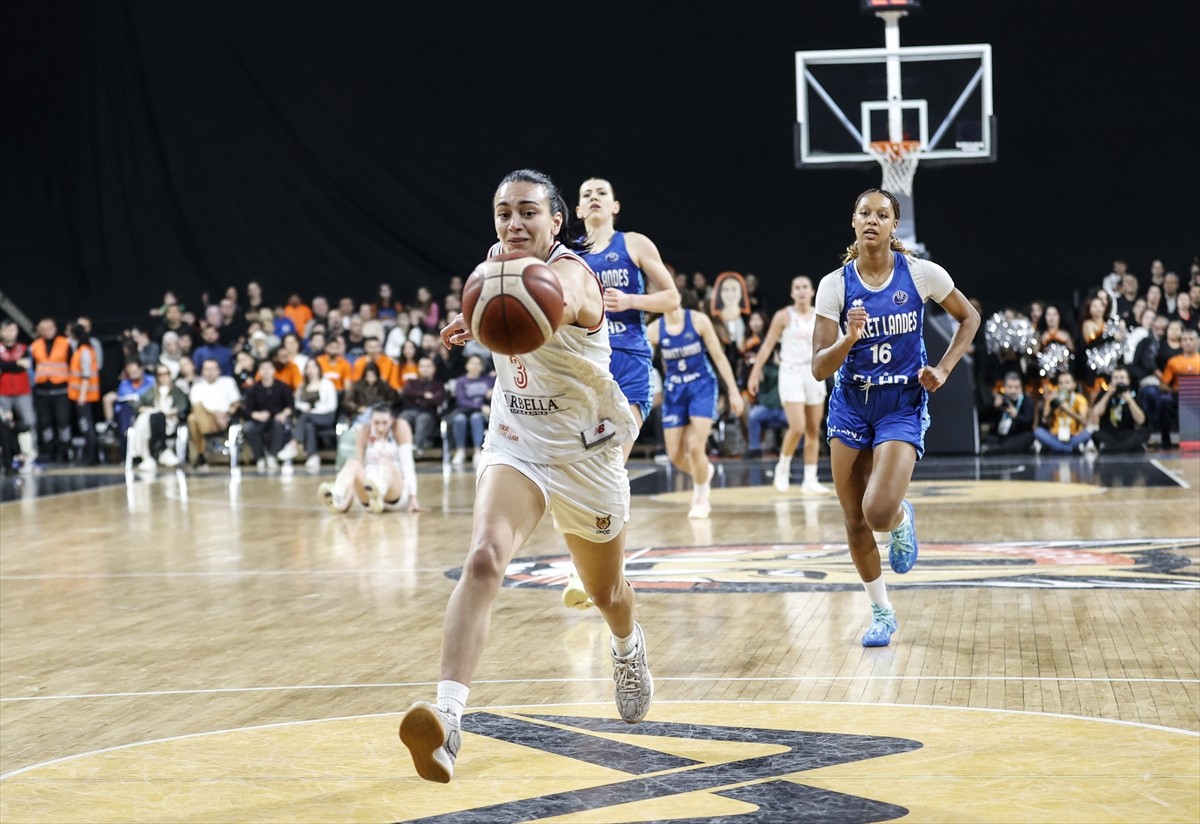 FIBA Avrupa Ligi 2. tur E Grubu altıncı ve son maçında ÇİMSA ÇBK Mersin ile Fransa'nın Basket...