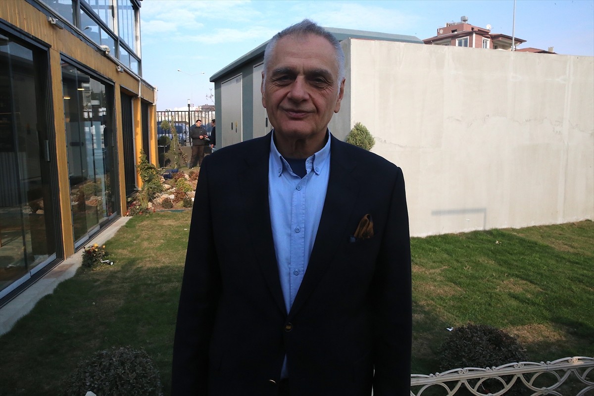 FIFA'nın 2 dönem transfer yasağı getirdiği Trendyol Süper Lig ekiplerinden Atakaş Hatayspor, Rıza...