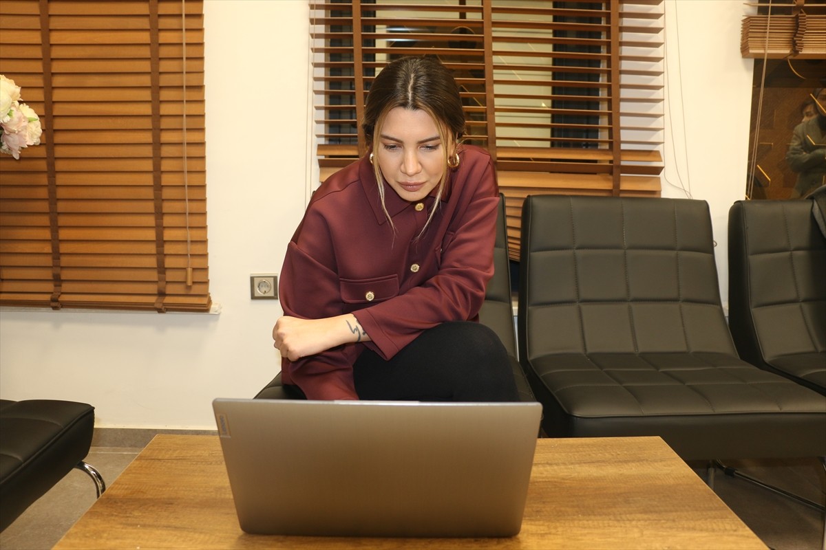 Gazeteci Fulya Öztürk, Anadolu Ajansının (AA) gözünden 2024'e damga vuran olayları ve yaşama dair...