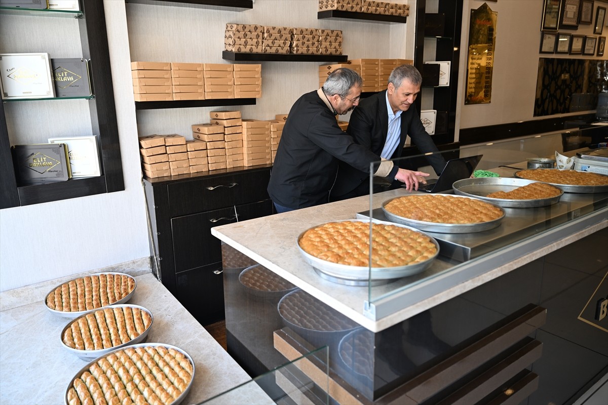 Gaziantepli baklavacılar, Anadolu Ajansı'nın (AA) gözünden 2024'e damga vuran olaylara ait ve...